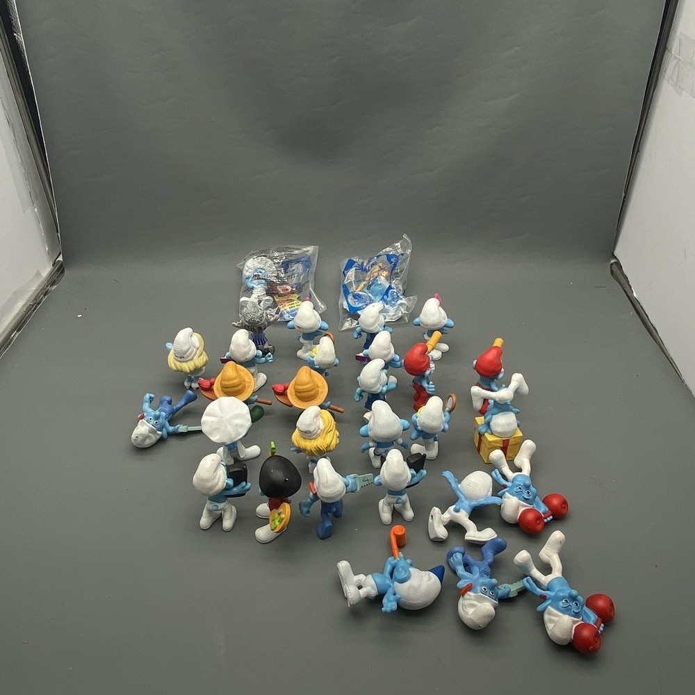 2011-2013 McDonalds Lot Of 31 Smurfs Hefty, Smurfette Figurine Many Duplicates - Picture 8 of 14